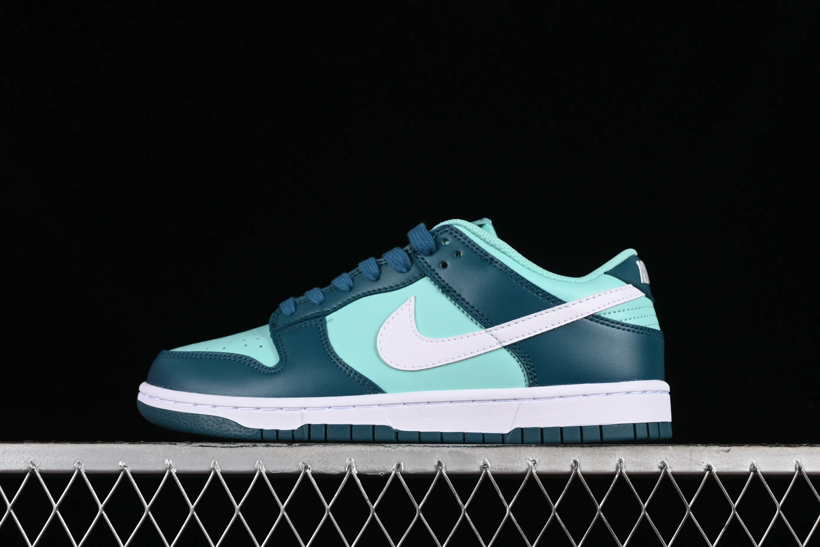 All categories Nk SB Dunk series Nk SB Dunk Low low-top sneakers Nk Dunk Low "Geode Teal" white and green color SB low-top casual sneakers DD1503-301